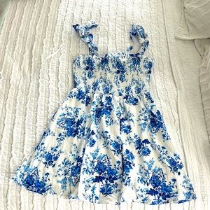 Blue and White floral sundress. Lined. NWT
